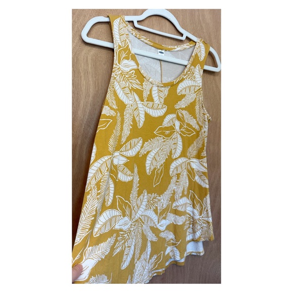 Old Navy Lux Sleeveless Top - Picture 6 of 6